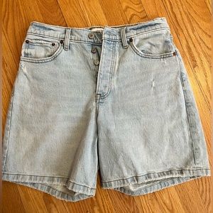 Abercrombie & Fitch: 7” Dad Shorts